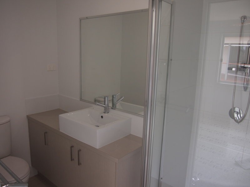 2/36 Manning Street, Rural View QLD 4740