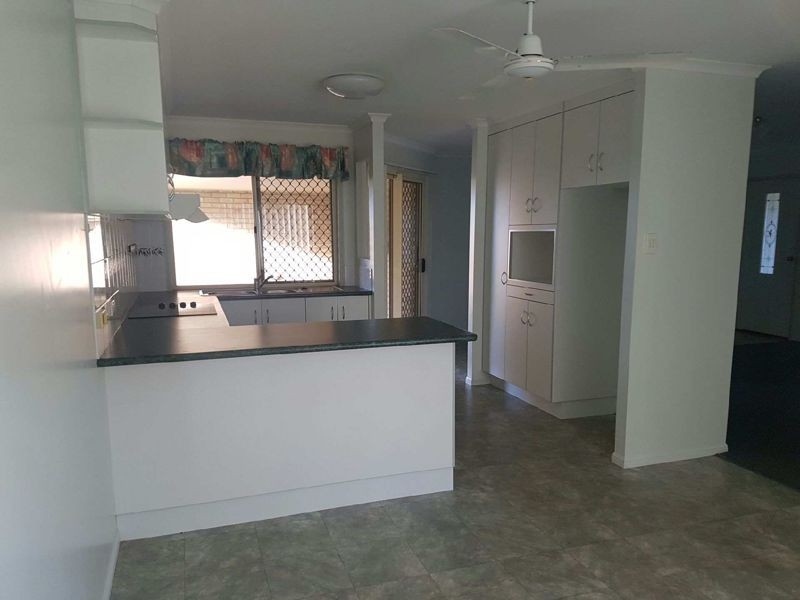 31 Pioneer Street, Glenella QLD 4740