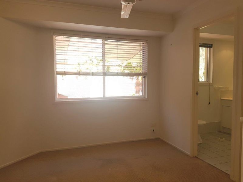 60 Lake Entrance Boulevard, Noosaville QLD 4566