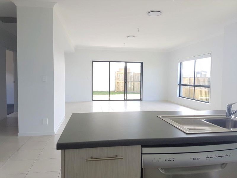 32 Steiner Crescent, Caloundra West QLD 4551