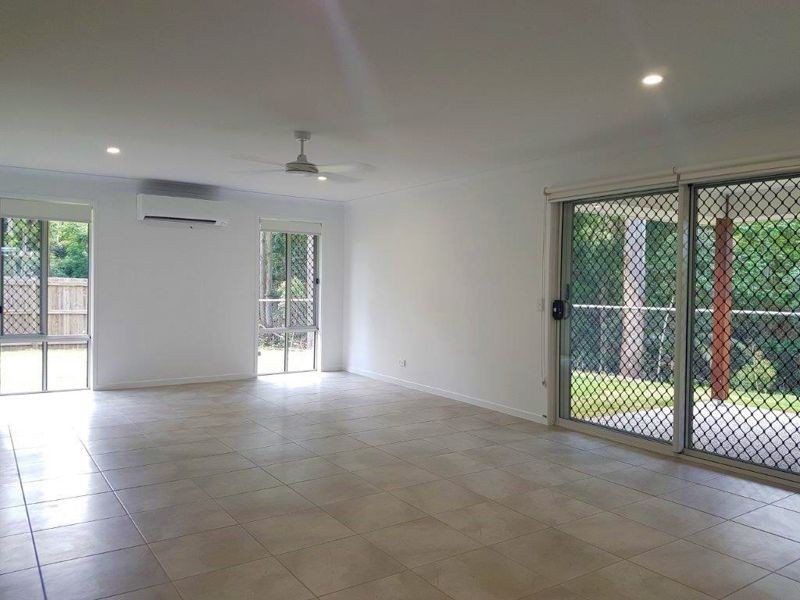 6 Echidna Court, Landsborough QLD 4550