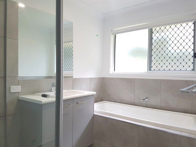 6 Echidna Court, Landsborough QLD 4550