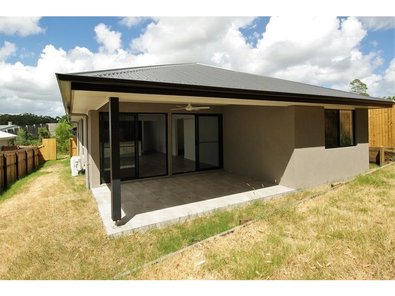 11 Sea Breeze Place, Little Mountain QLD 4551