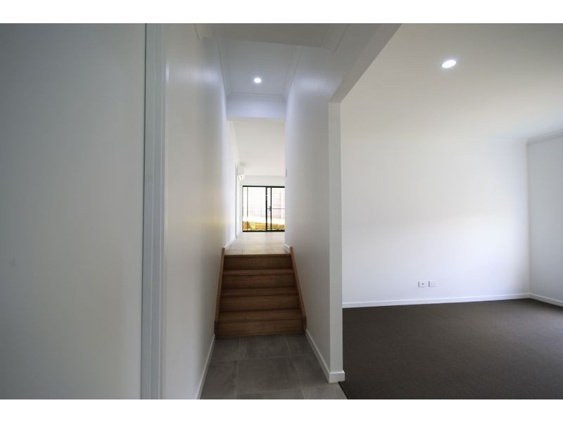 11 Sea Breeze Place, Little Mountain QLD 4551