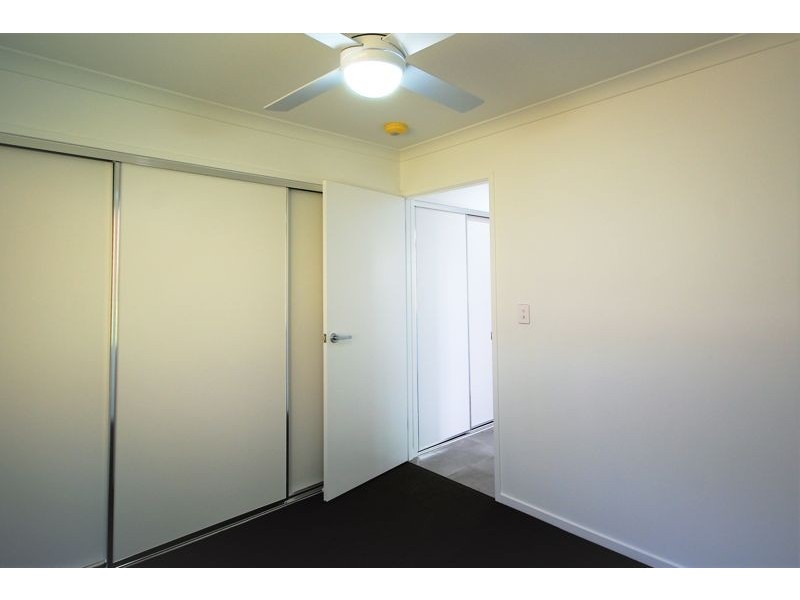 11 Sea Breeze Place, Little Mountain QLD 4551