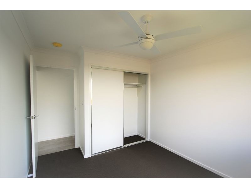 11 Sea Breeze Place, Little Mountain QLD 4551
