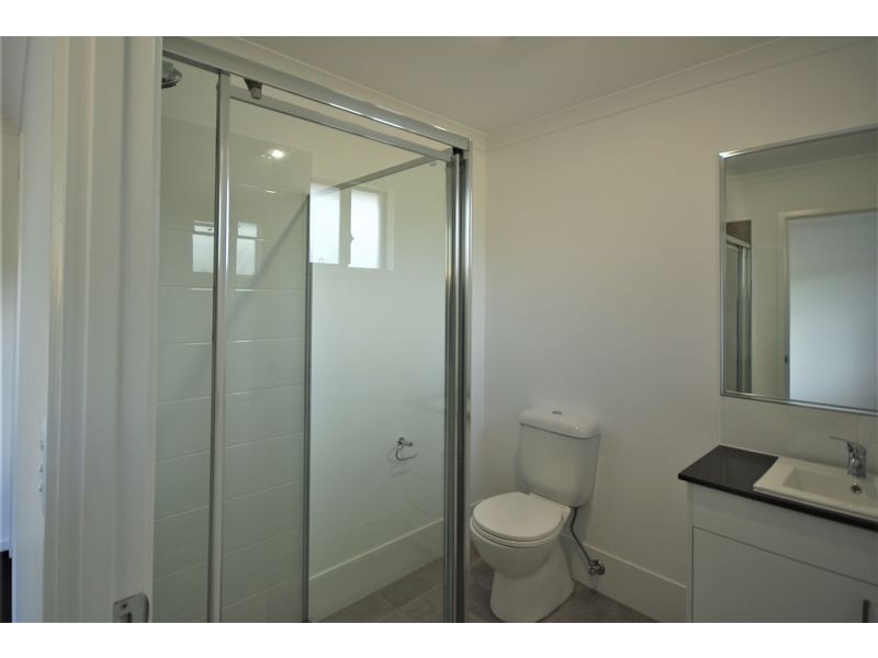 11 Sea Breeze Place, Little Mountain QLD 4551