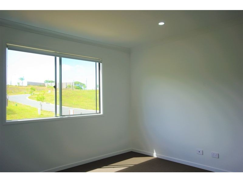 20 Sea Breeze Place, Little Mountain QLD 4551