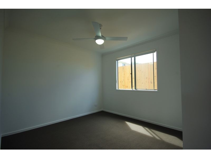 20 Sea Breeze Place, Little Mountain QLD 4551