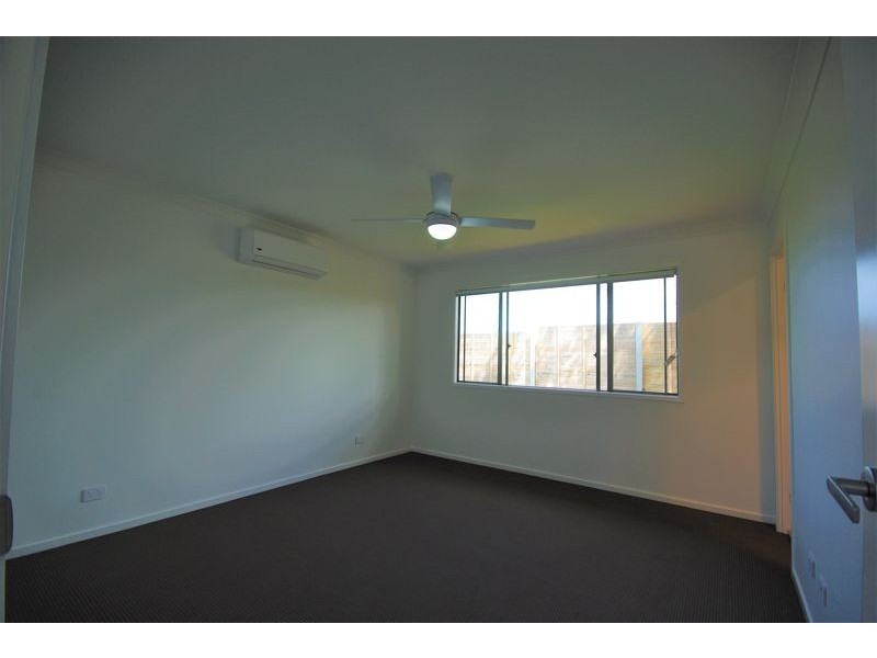 20 Sea Breeze Place, Little Mountain QLD 4551