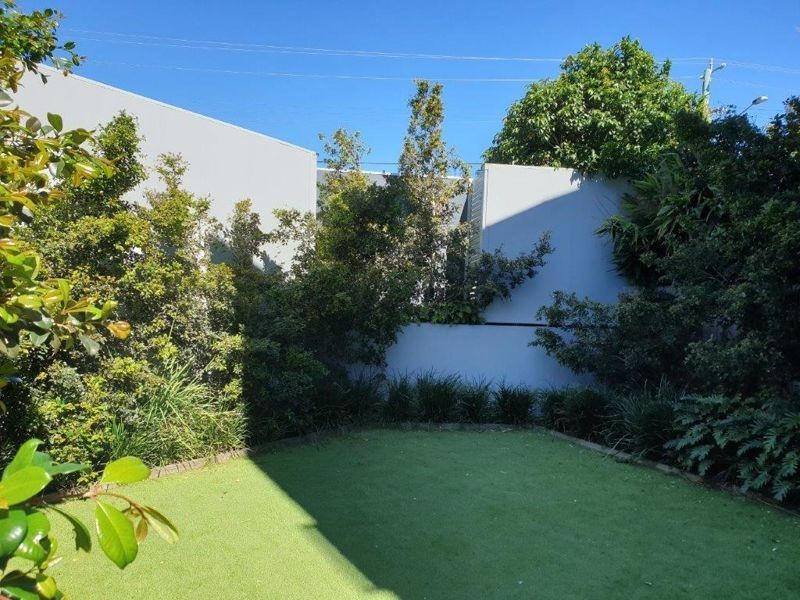 Unit 1/2 University Road, Mitchelton QLD 4053