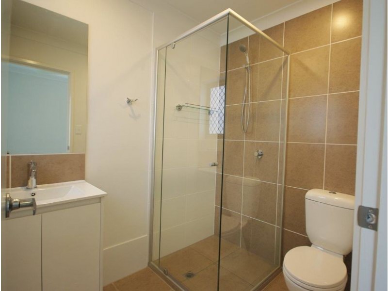 Unit 1/2 University Road, Mitchelton QLD 4053