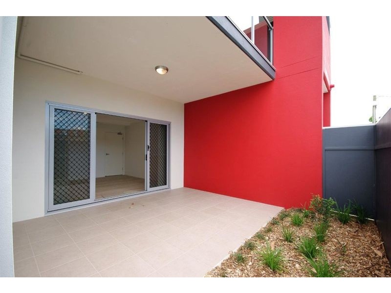 Unit 1/2 University Road, Mitchelton QLD 4053
