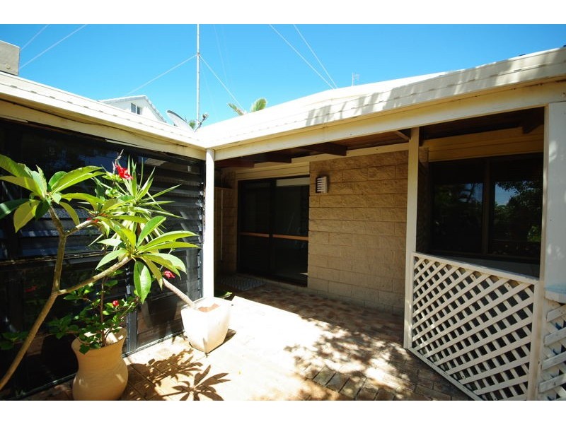 Unit 2/21 Margit Crescent, Sunrise Beach QLD 4567