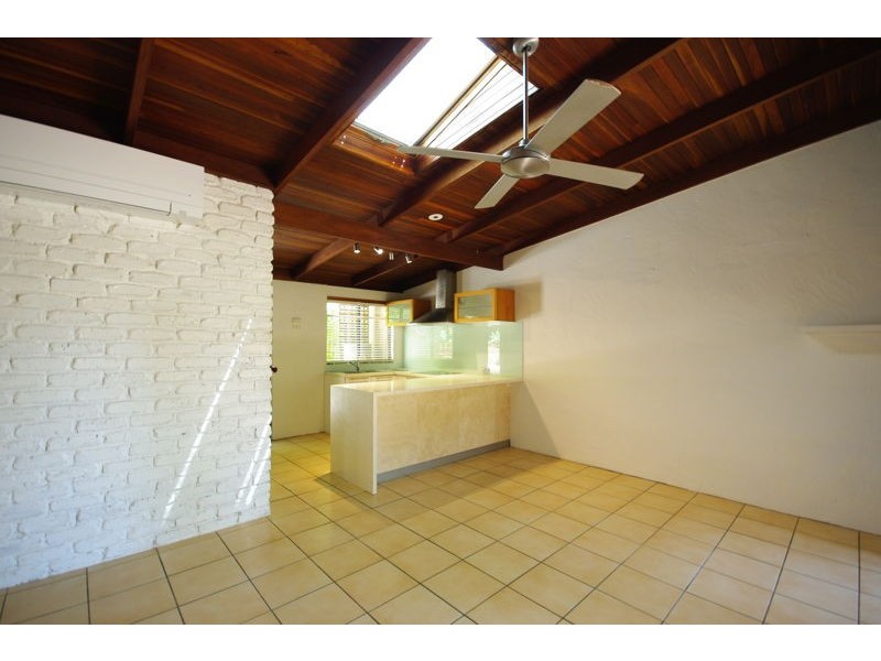 Unit 2/21 Margit Crescent, Sunrise Beach QLD 4567