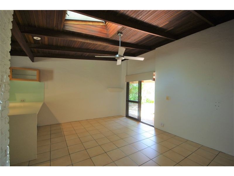 Unit 2/21 Margit Crescent, Sunrise Beach QLD 4567