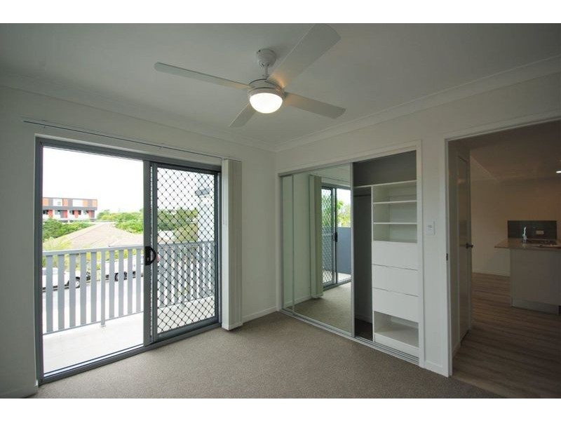 Unit 9/2 University Road, Mitchelton QLD 4053