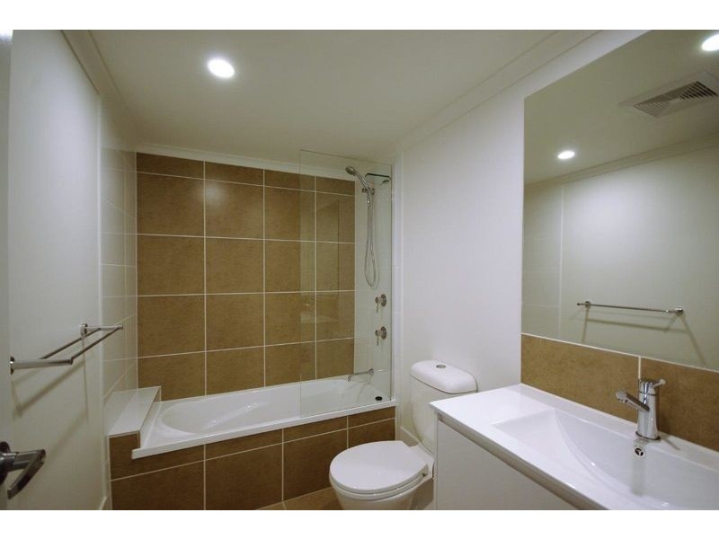 Unit 9/2 University Road, Mitchelton QLD 4053