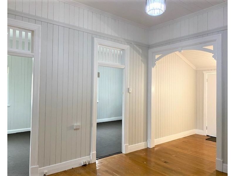 22 Thompson St, Silkstone QLD 4304