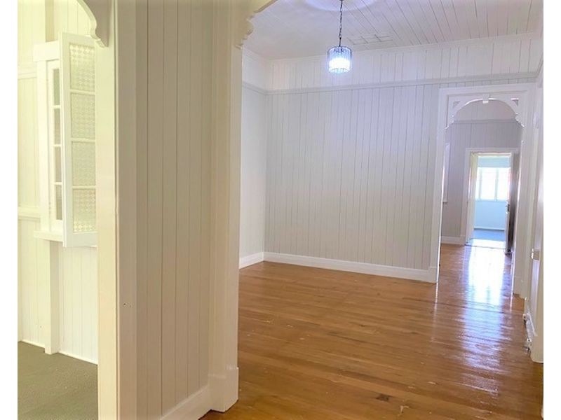 22 Thompson St, Silkstone QLD 4304