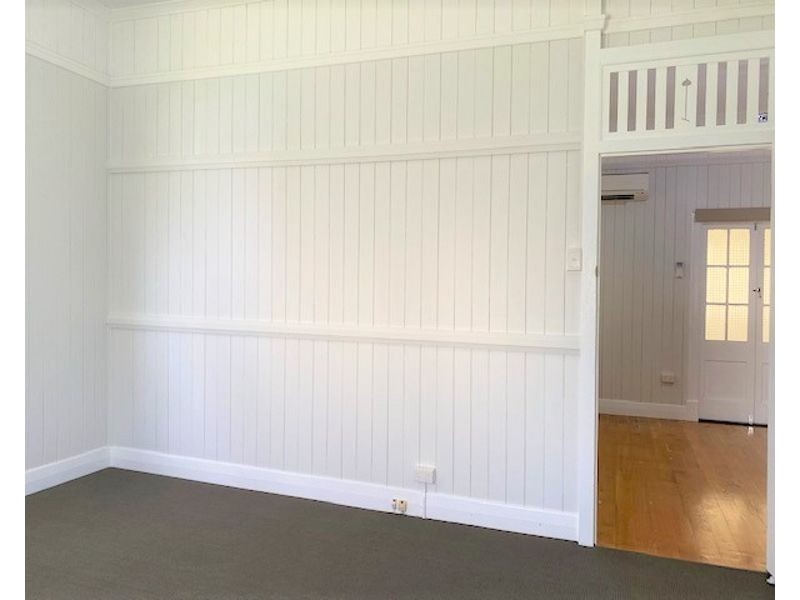 22 Thompson St, Silkstone QLD 4304