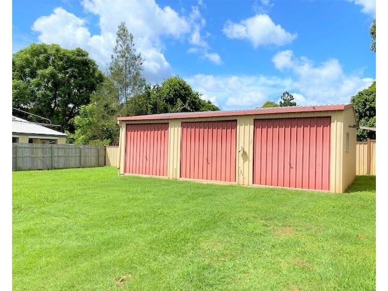 22 Thompson St, Silkstone QLD 4304