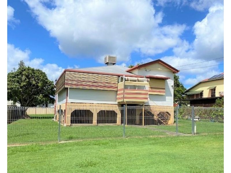 22 Thompson St, Silkstone QLD 4304