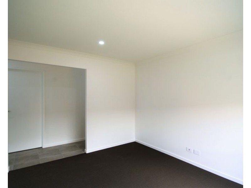 11 Sea Breeze Place, Little Mountain QLD 4551