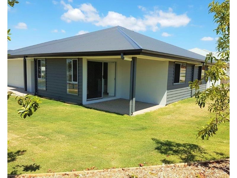 1/2 Kalbarri Crescent, Peregian Springs QLD 4573