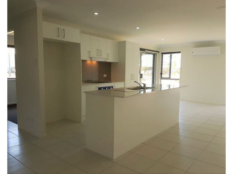 1/2 Kalbarri Crescent, Peregian Springs QLD 4573