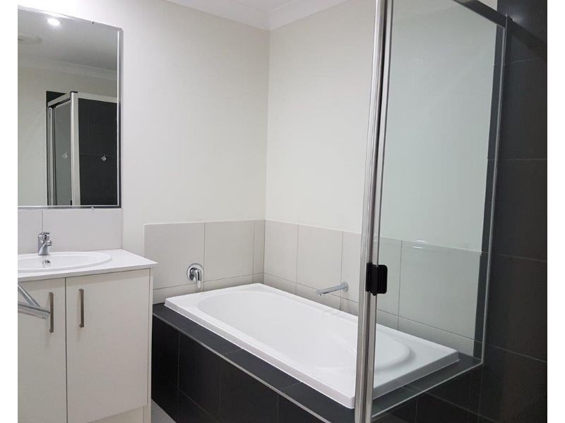 1/2 Kalbarri Crescent, Peregian Springs QLD 4573