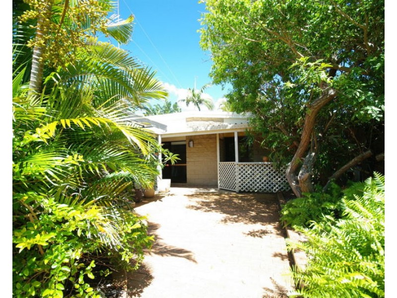 Unit 2/21 Margit Crescent, Sunrise Beach QLD 4567