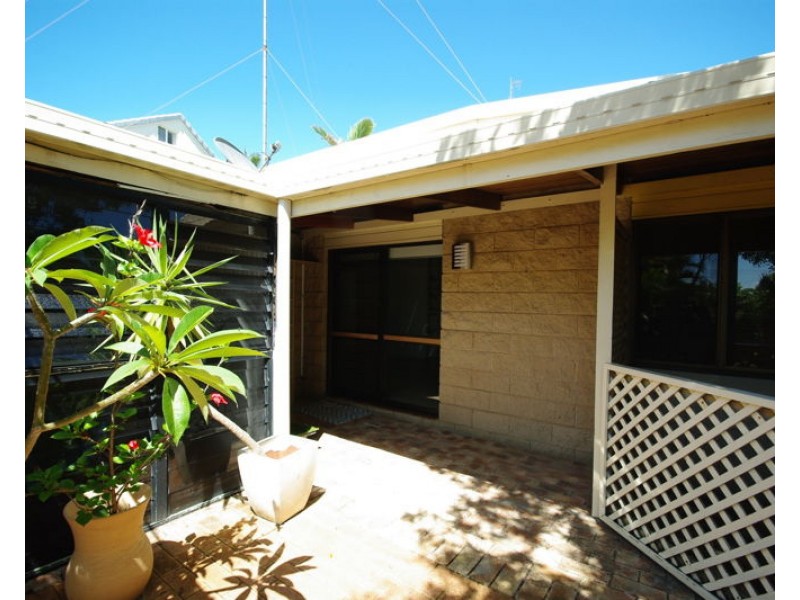 Unit 2/21 Margit Crescent, Sunrise Beach QLD 4567