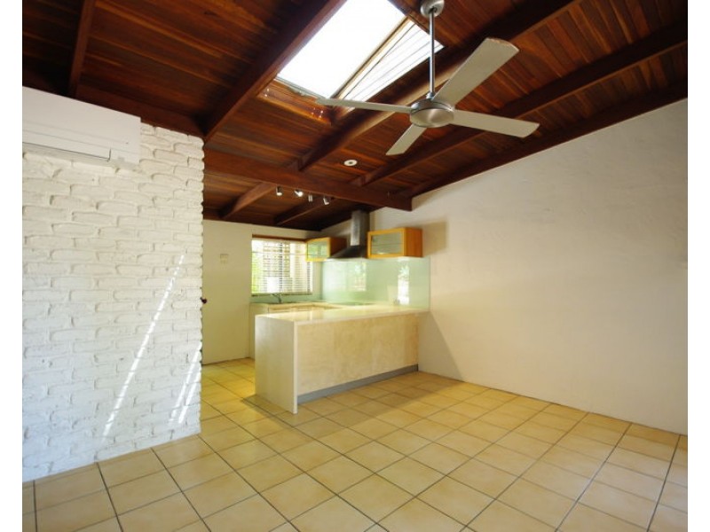 Unit 2/21 Margit Crescent, Sunrise Beach QLD 4567