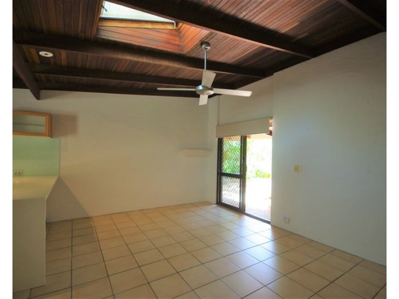 Unit 2/21 Margit Crescent, Sunrise Beach QLD 4567