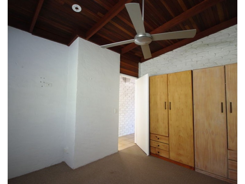 Unit 2/21 Margit Crescent, Sunrise Beach QLD 4567
