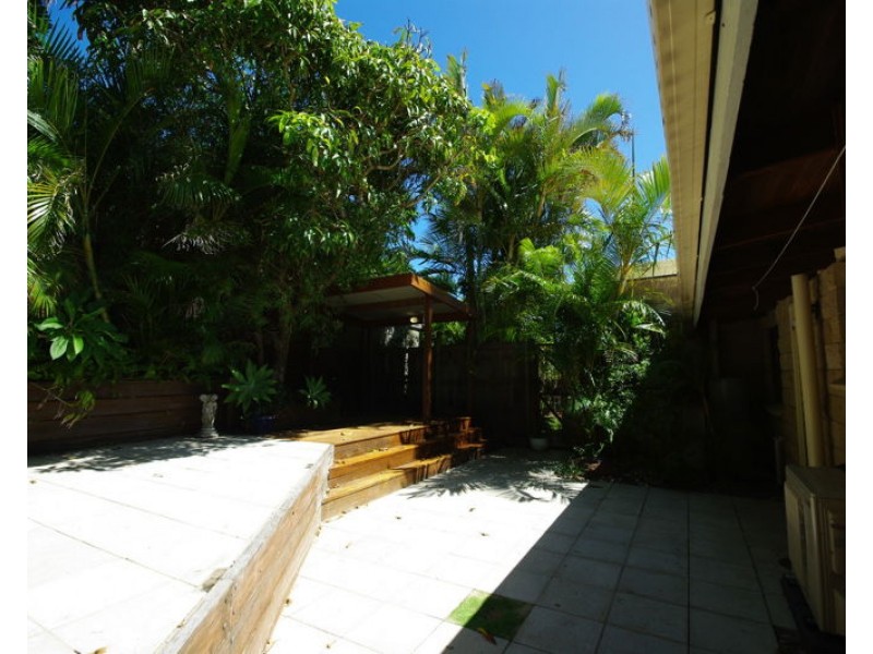 Unit 2/21 Margit Crescent, Sunrise Beach QLD 4567