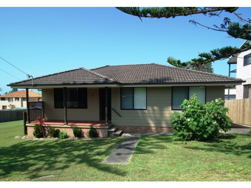 14 Emerald Drive, Diamond Beach NSW 2430