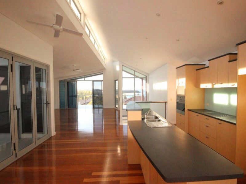 2/30 High Street, Black Head NSW 2430