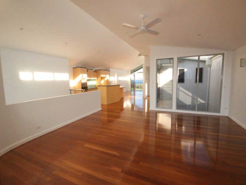 2/30 High Street, Black Head NSW 2430