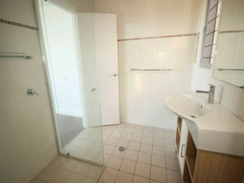 2/30 High Street, Black Head NSW 2430