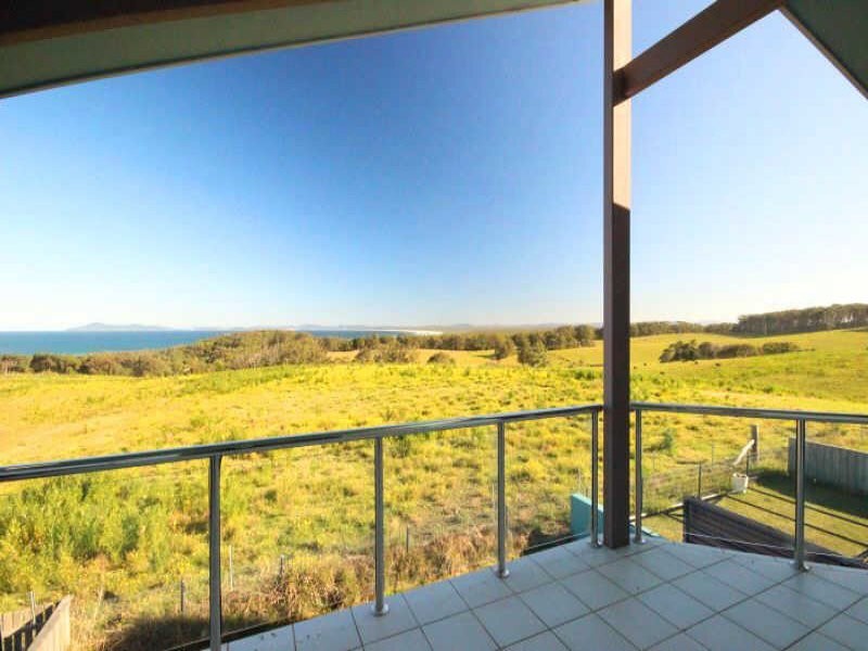 2/30 High Street, Black Head NSW 2430