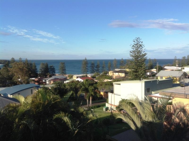 26 Surfview Avenue, Black Head NSW 2430