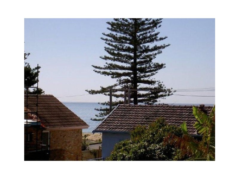 6 Gordon Avenue, Black Head NSW 2430