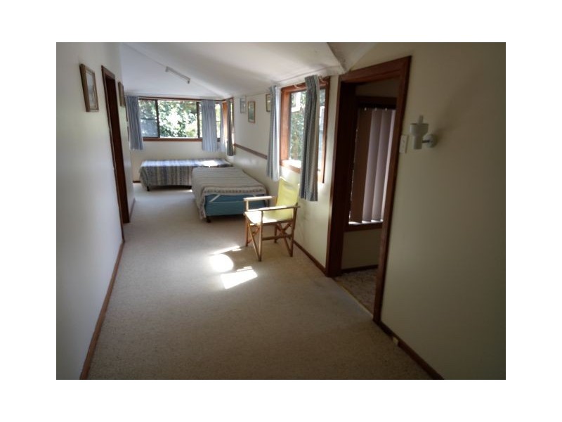 6 Gordon Avenue, Black Head NSW 2430