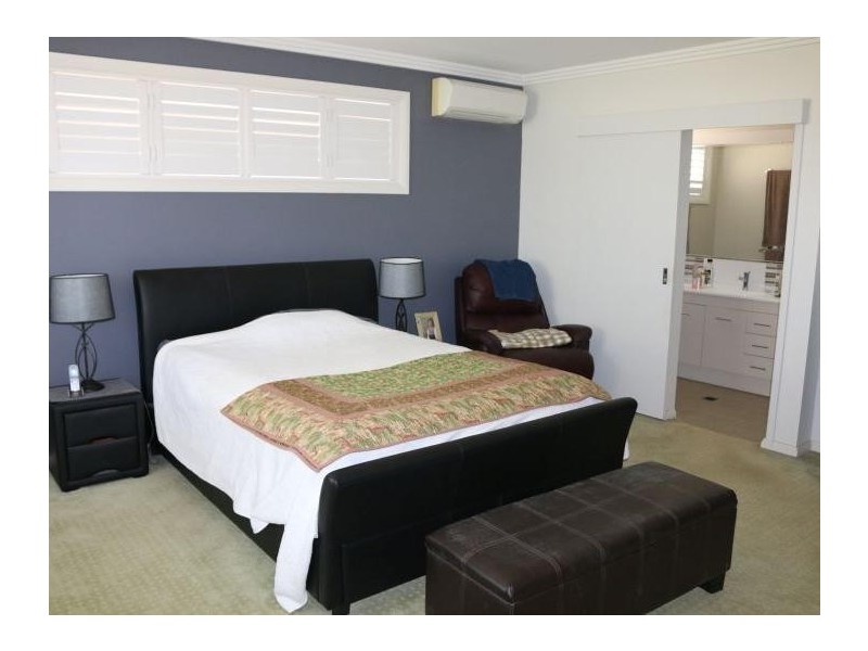 15 Torquay Circuit, Red Head NSW 2430