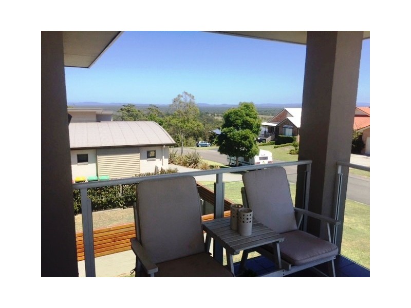 3 Lake View Way, Tallwoods Village NSW 2430
