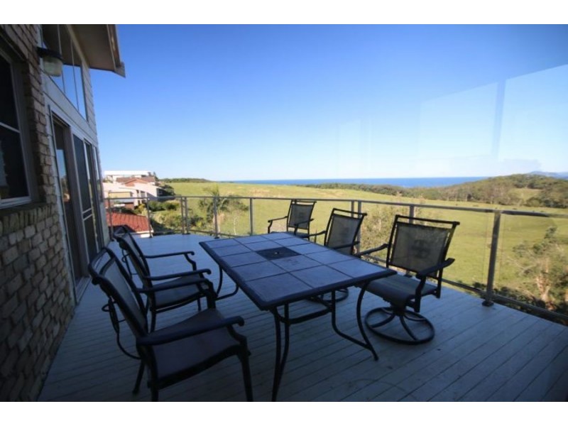 48 High Street, Black Head NSW 2430