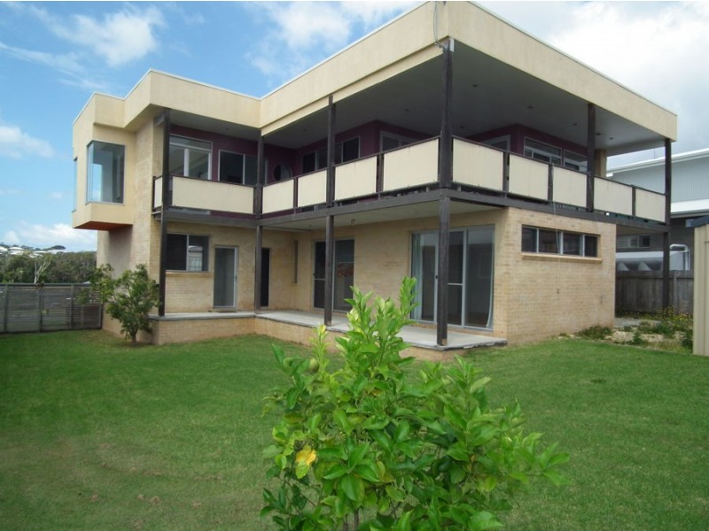 30 Emerald Drive, Diamond Beach NSW 2430
