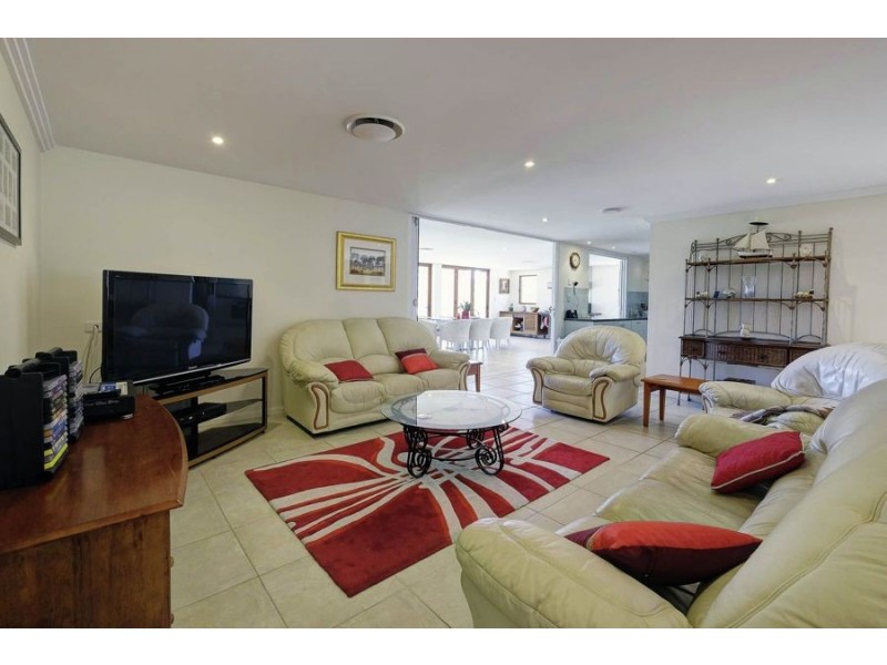 10 Hilltop Parkway, Tallwoods Village NSW 2430